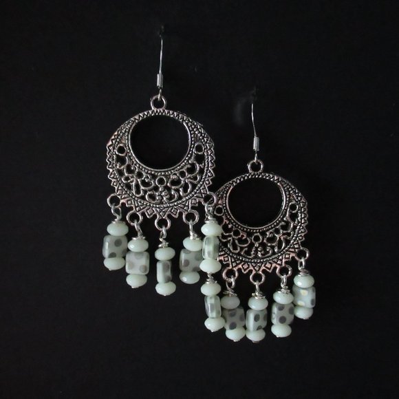 Uranium glass chandelier earrings - Picture 11 of 11